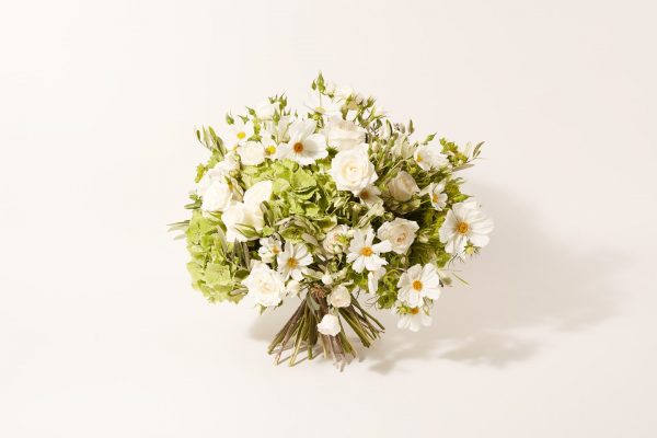 Bouquet de fleurs blanches de saisons