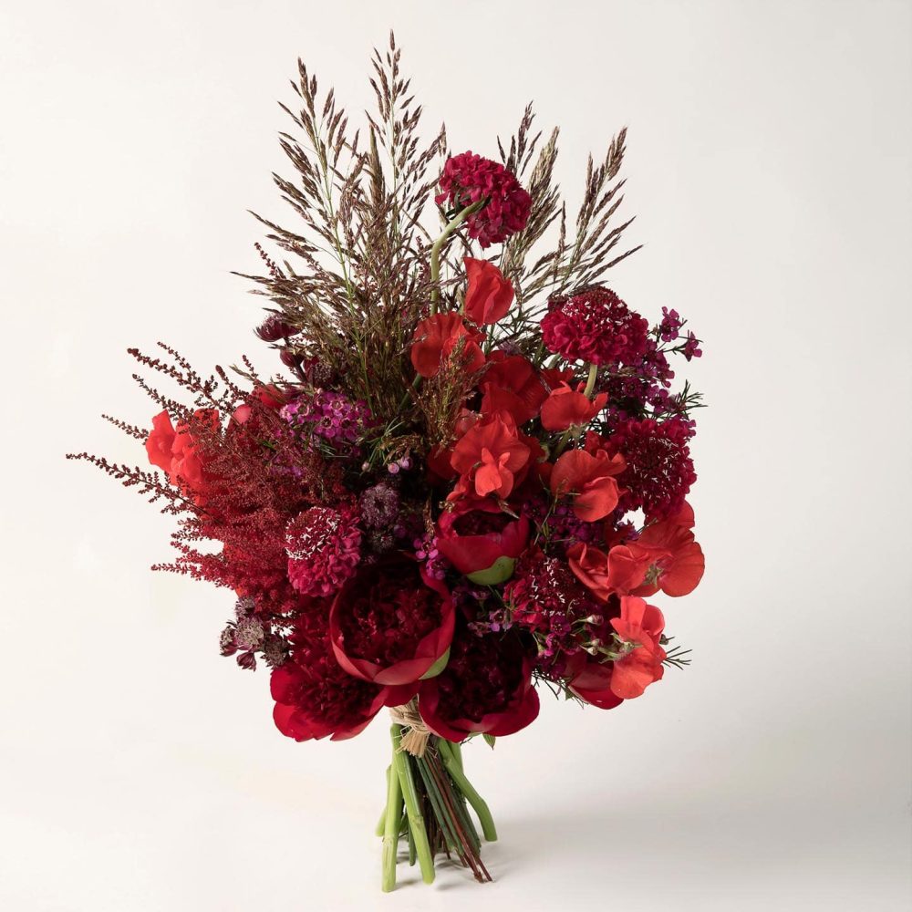 Bouquet structuré de fleurs fraîches
