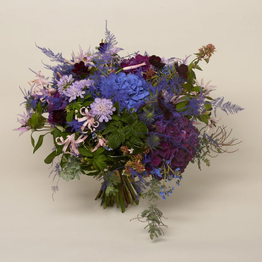 Bouquet of fresh flowers and plants - Le romanesque