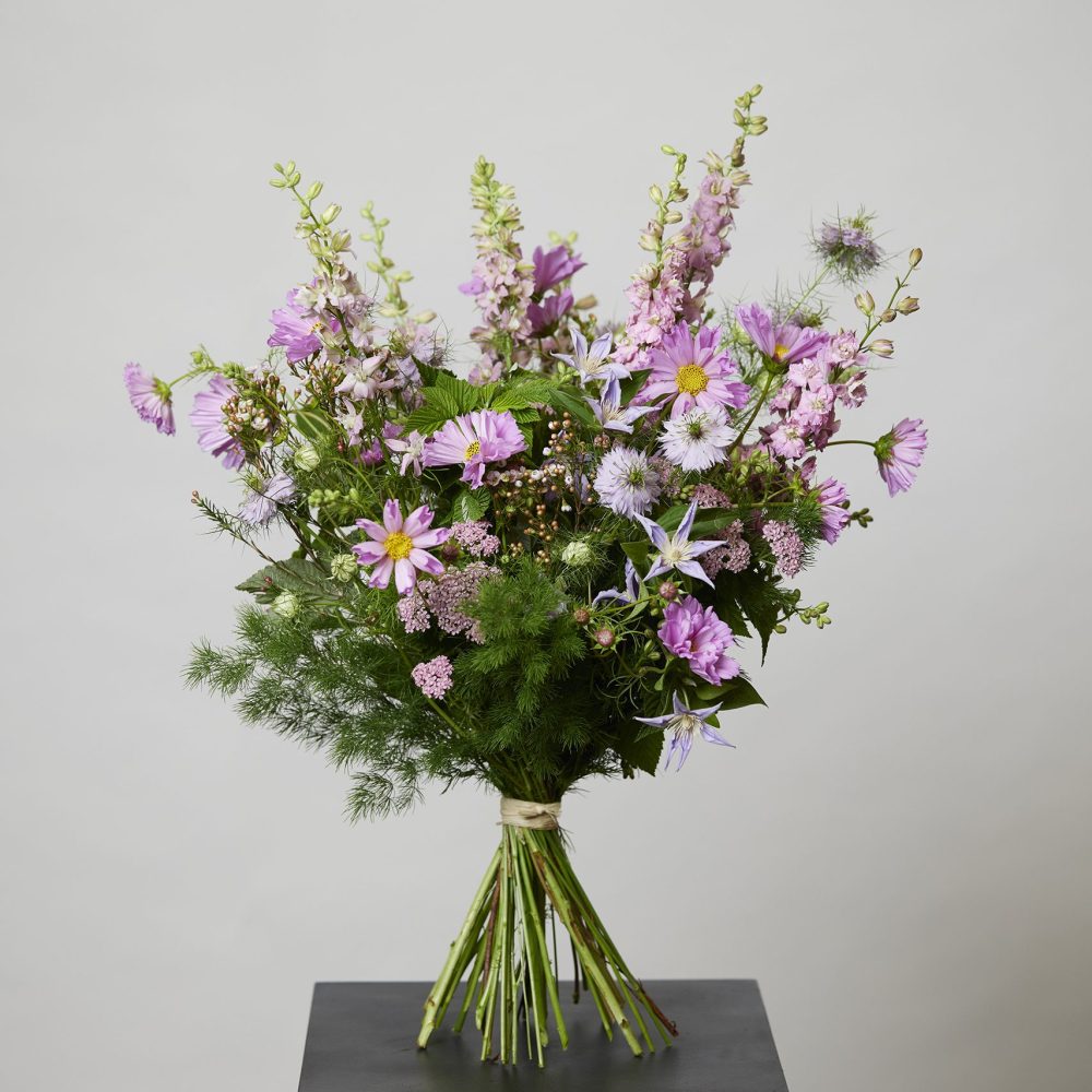 Photo non contractuelle –
Bouquet présenté en taille L Disponible en 3 tailles et sur-mesure