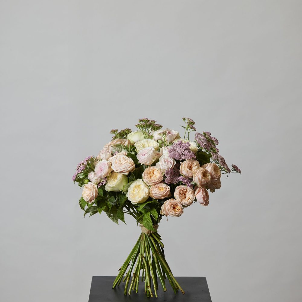 Photo non contractuelle –
Bouquet présenté en taille L Disponible en 3 tailles et sur-mesure